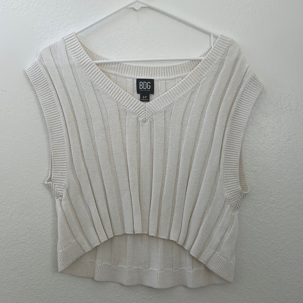 Cable knit crop top sweater